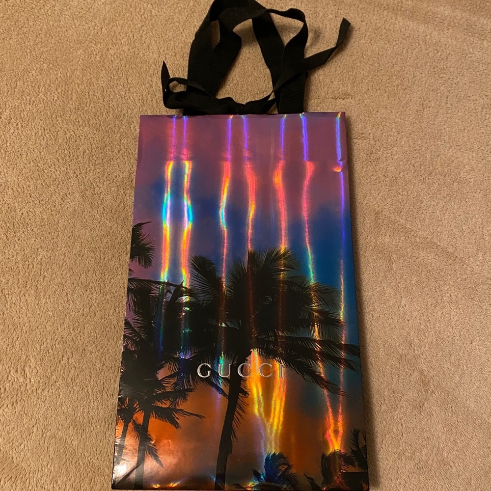 Gucci shopping bag (size: 6 1/2 x 2 1/2 x 11)